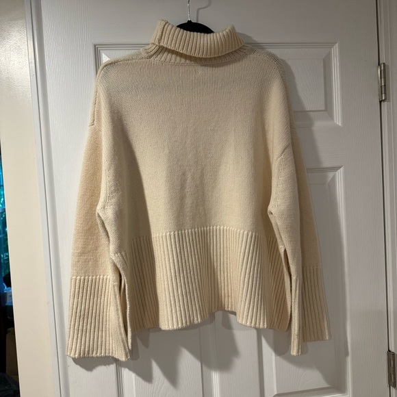 $1150 Toteme Cashmere City Off-White Cream Heavy Turtleneck Sweater Sz Medium M - Picture 6 of 10